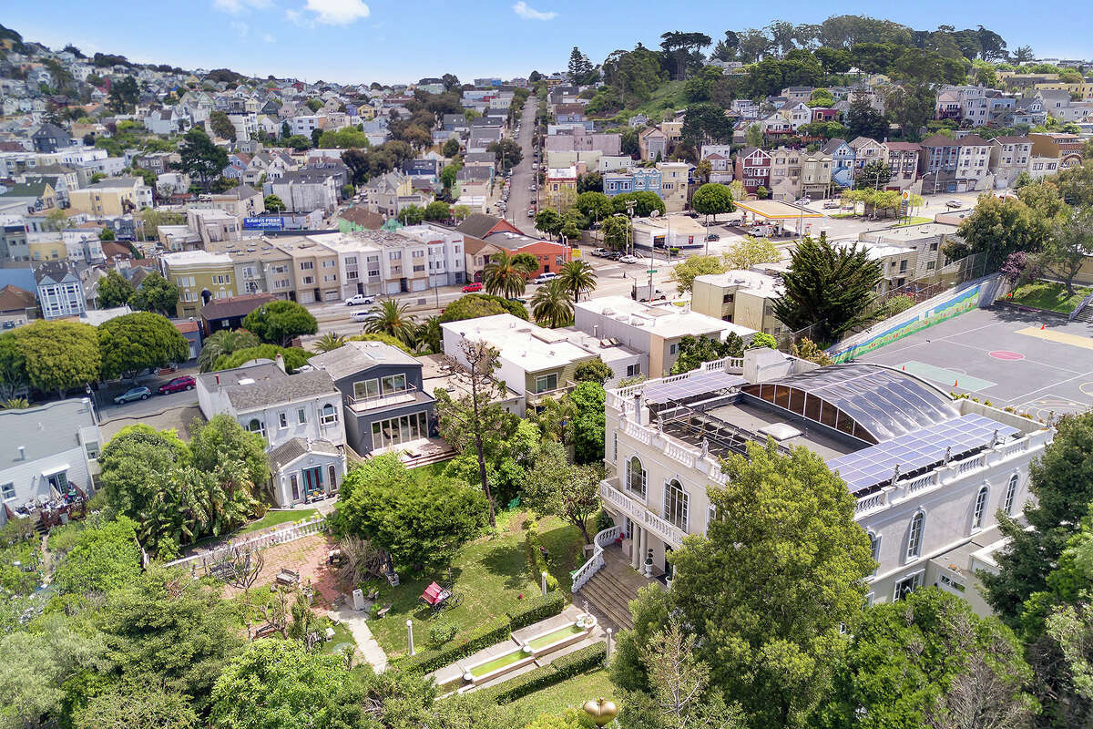 Secret Glen Park estate, occupying a full city block, on the market for