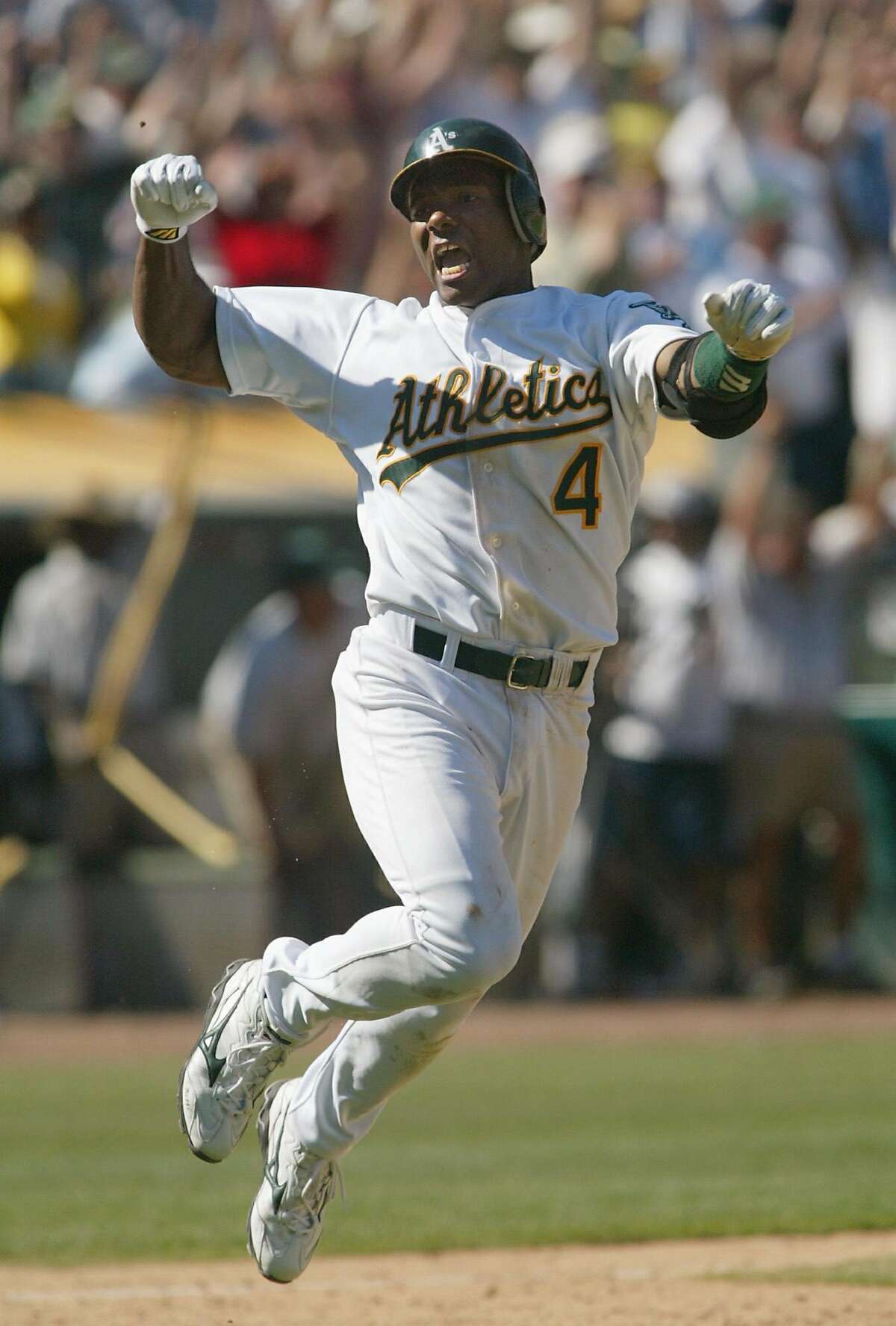 2002 A's watch closely as Indians go for AL consecutivewins record