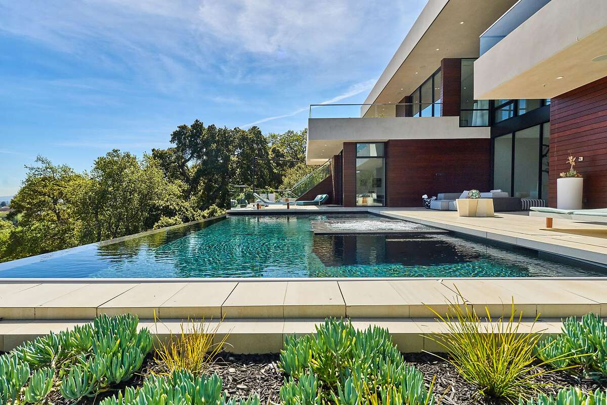 High-end Silicon Valley home has striking views