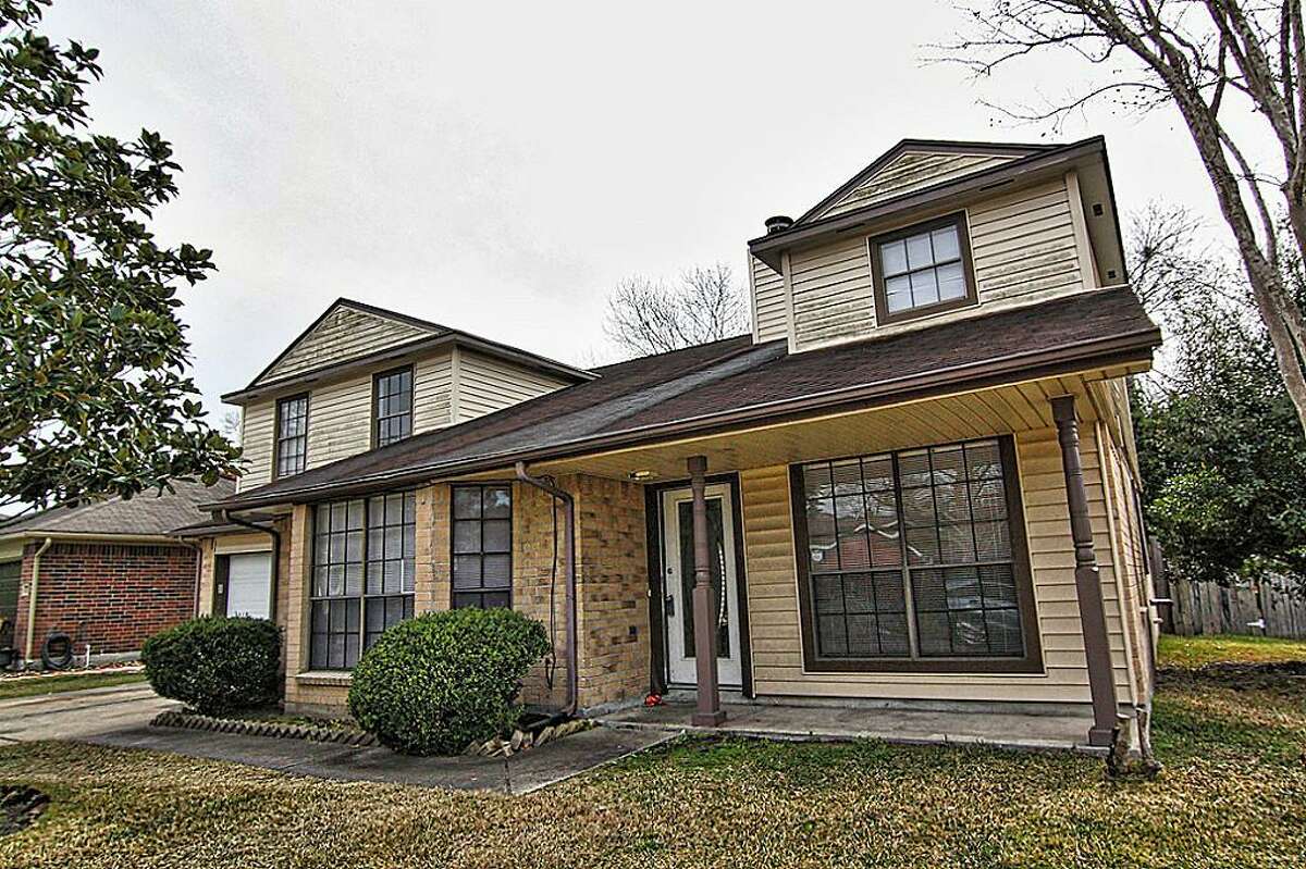 HAR sets up temporary housing for Harvey victims