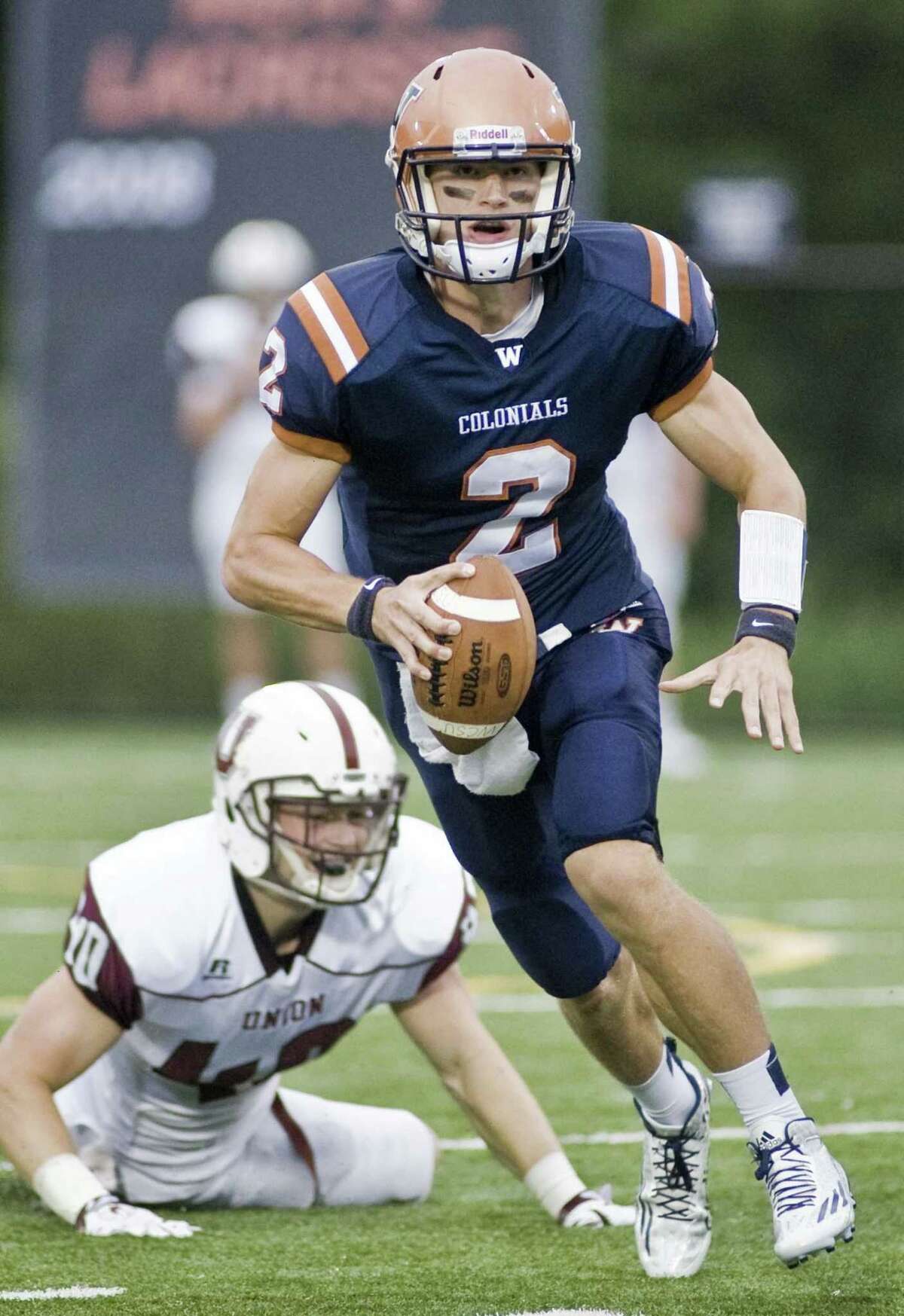 Connecticut high school coach, quarterback honored by NY Jets