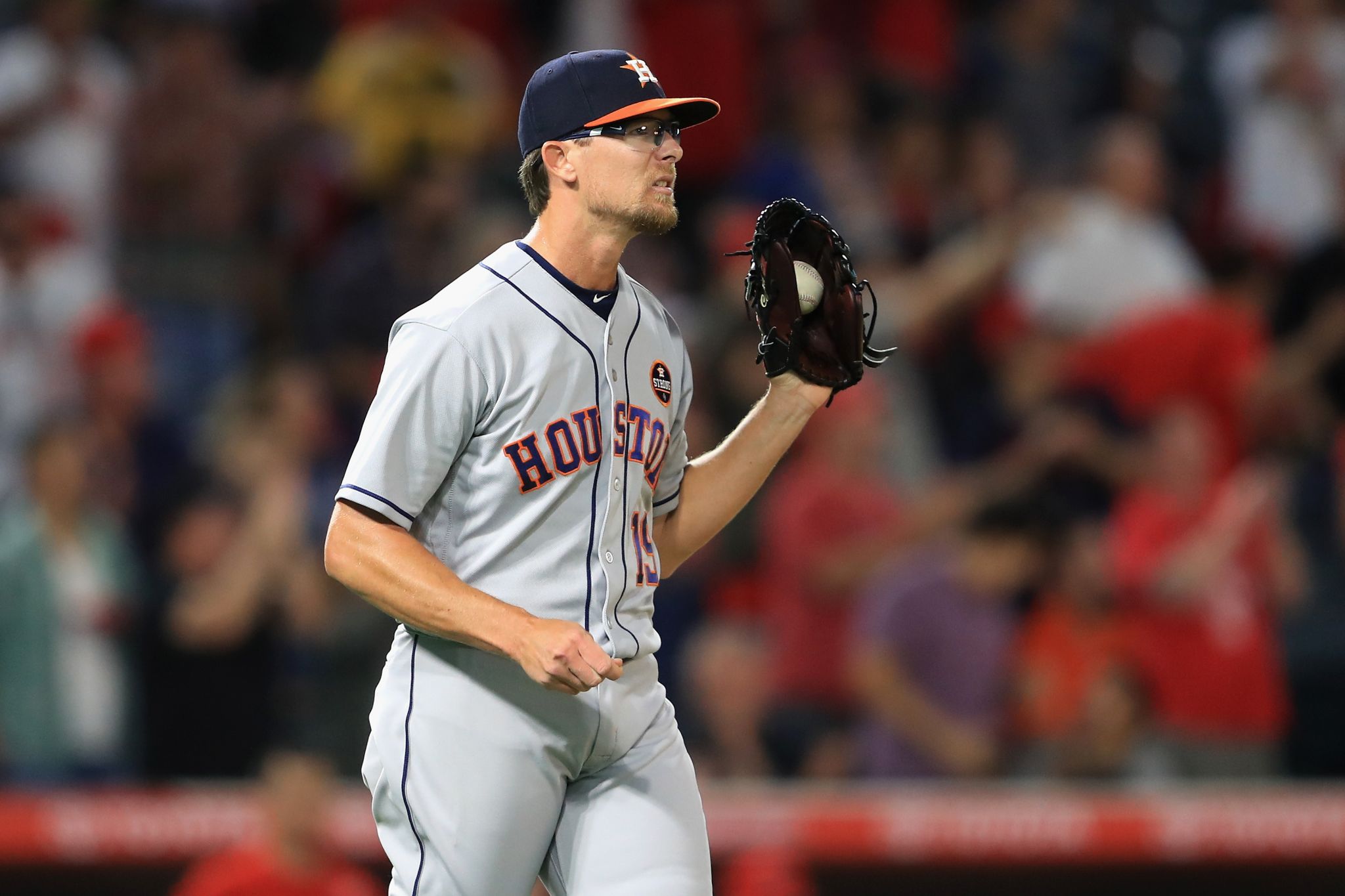 Astros closer Ryan Pressly lands on injured list with neck issue 