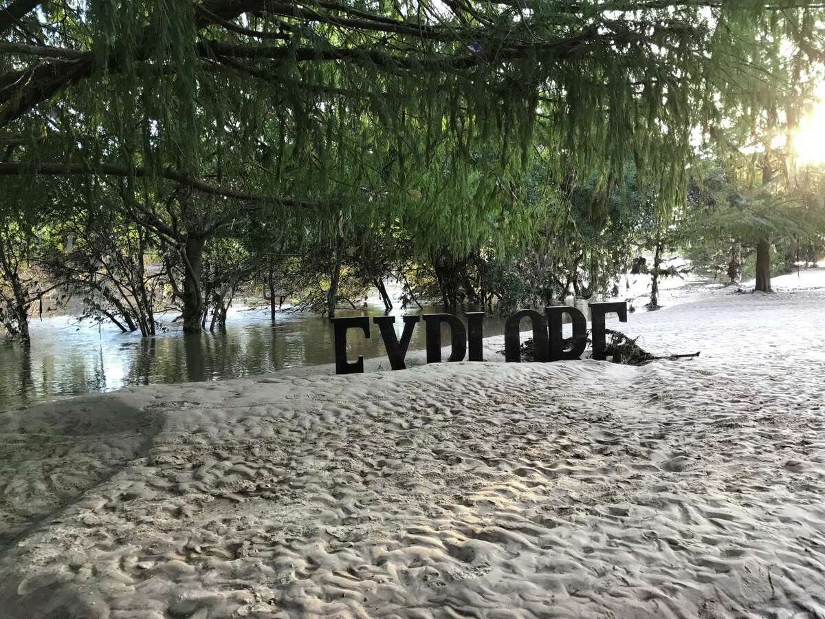 Buffalo Bayou buried in unprecedented layers of silt