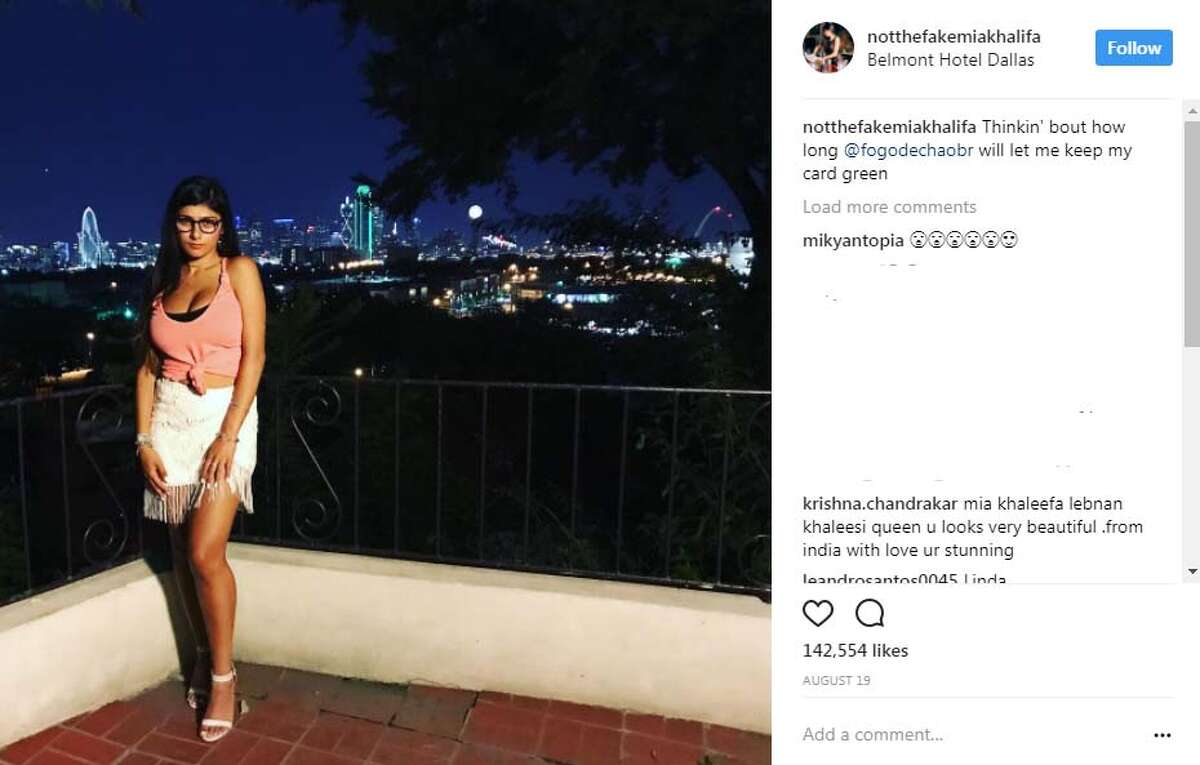 Former porn star Mia Khalifa posts video with Texans' Deshaun Watson
