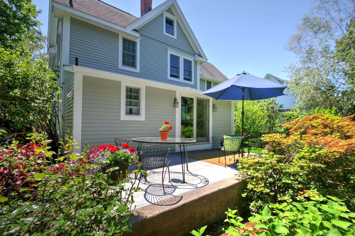 Former beachfront home still cozy Milford gem