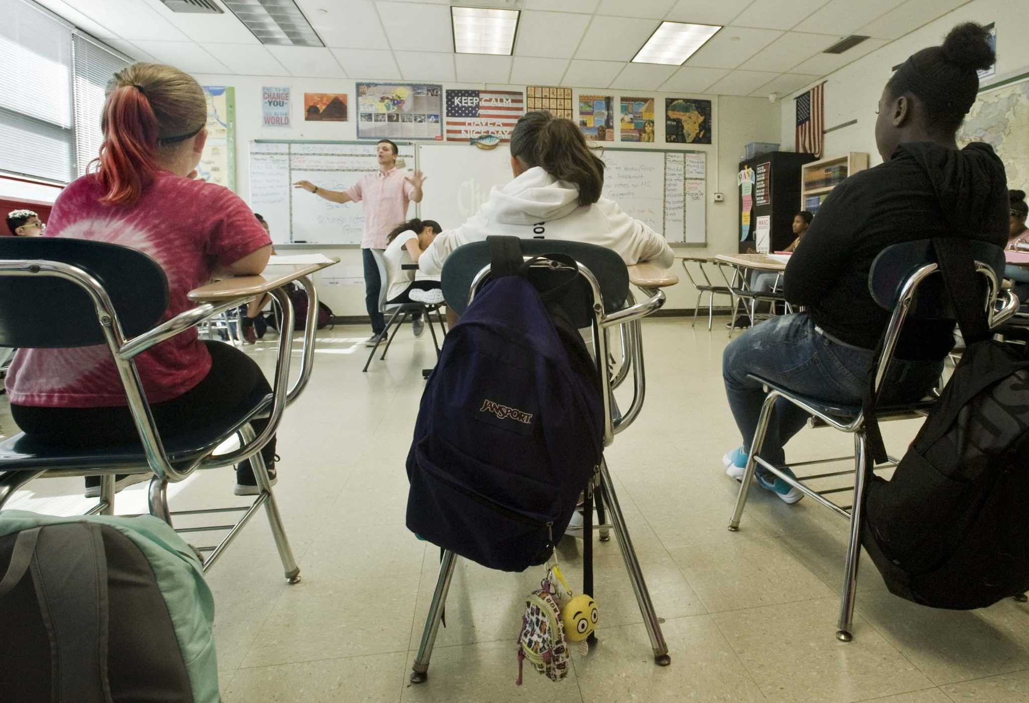 Connecticut S Suburban Schools Seeing Steep Enrollment Declines   RawImage 