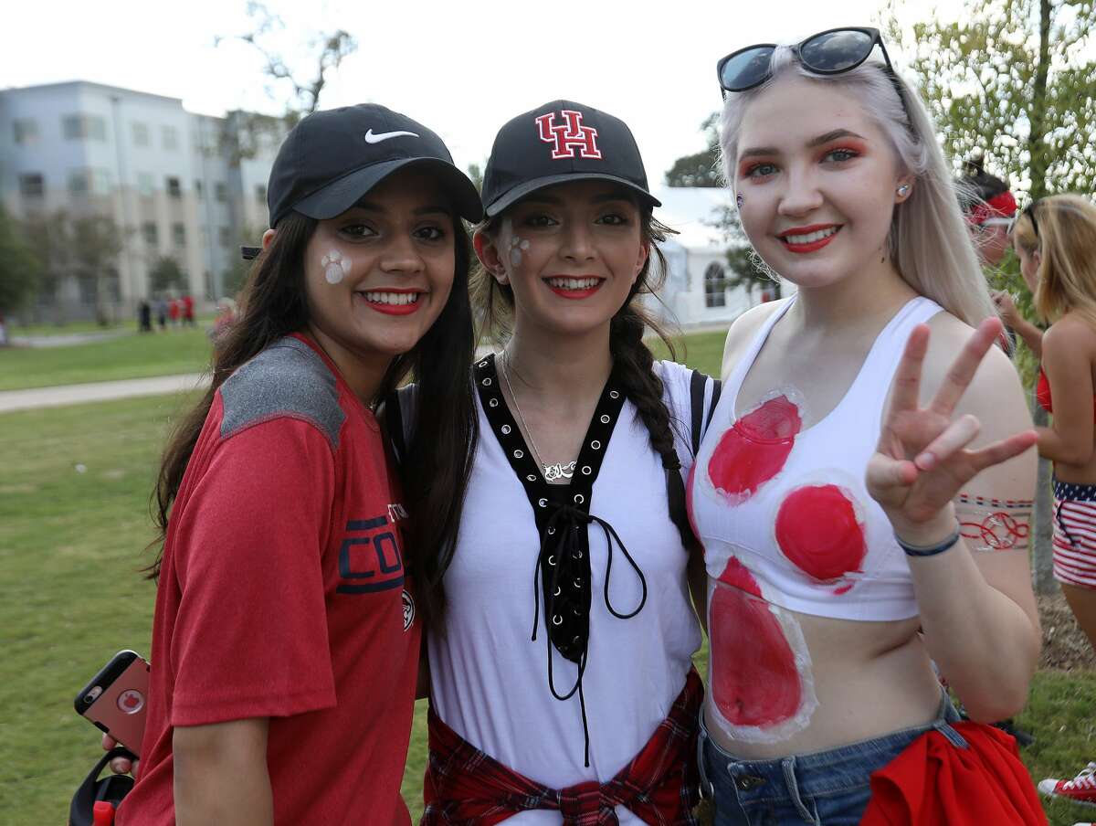 Seensters before the University of Houston and Rice football game on Saturday, Sept. 16, 2017, in Houston. ( Elizabeth Conley / Houston Chronicle )