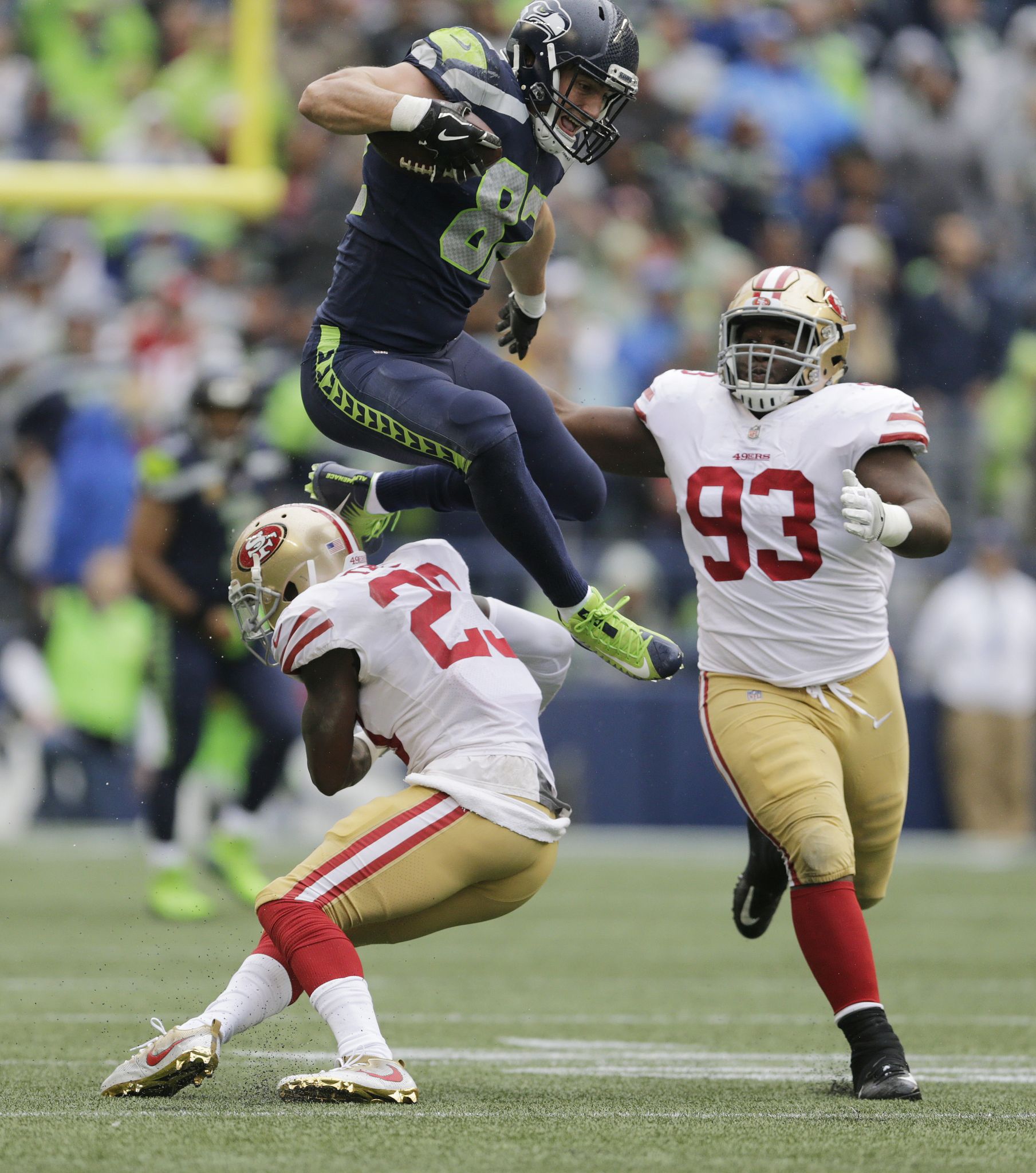 NaVorro Bowman corrals Raiders' first interception of season