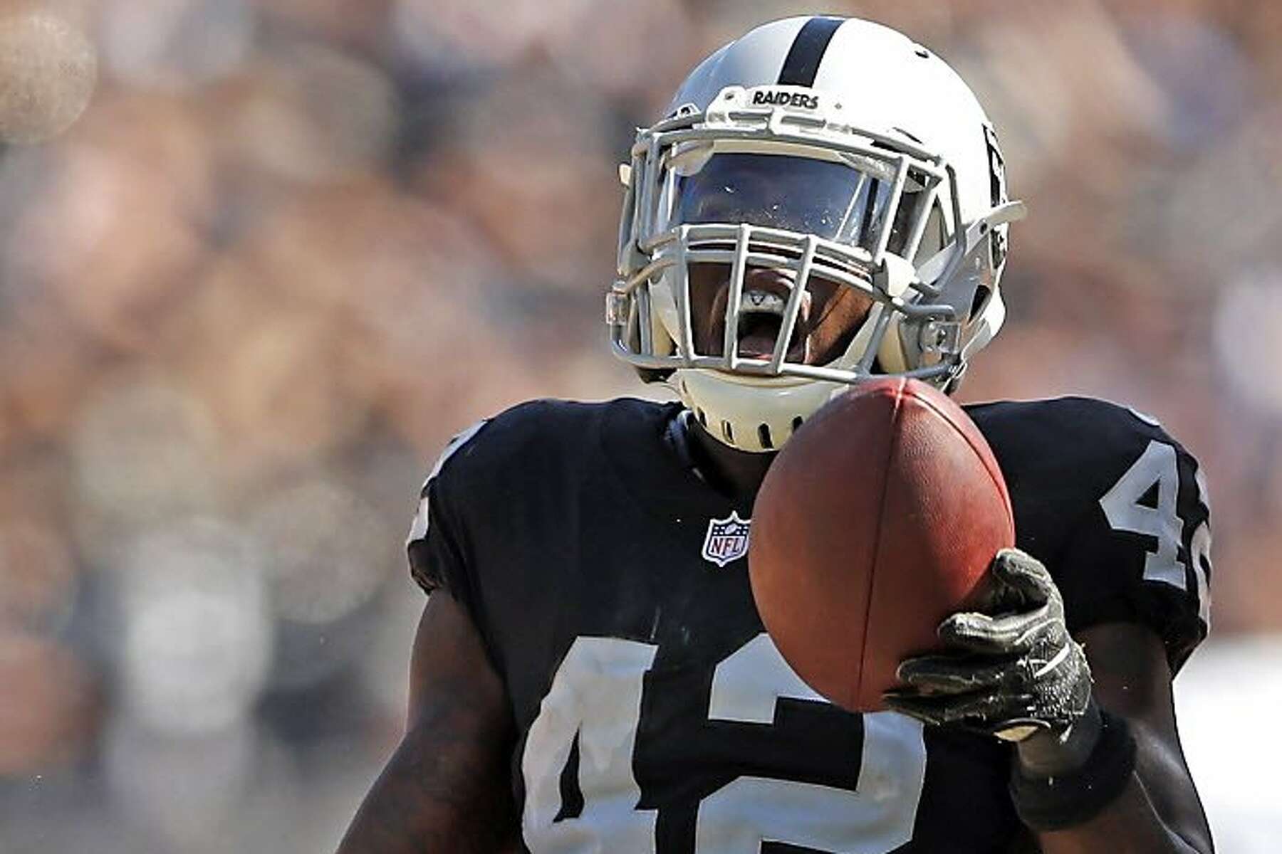 Raiders' Marquette King joins A's for batting practice