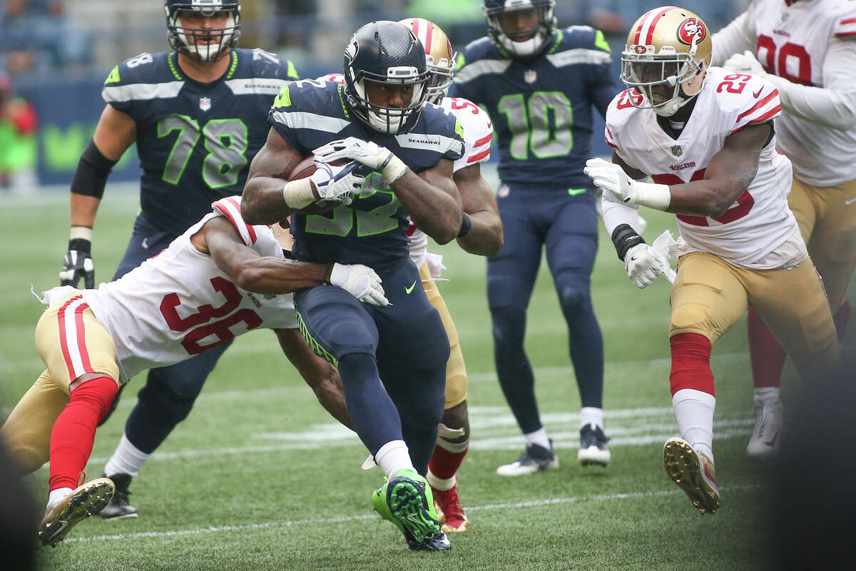 Run, rookie, runWith Eddie Lacy as a healthy scratch Sunday, Chris Carson and Thomas Rawls were the two primary ball carriers. The rookie Carson saw the bulk of the carries, rushing for 93 yards on 20 touches -- both career highs, of course. Those yards were most important on the final two drives, the first setting up the Richardson score, then the second icing the game in a 4-minute drill situation. Seattle called on the rookie to put the game away and he delivered. There's nothing complex to it at this point: Carson is Seattle's best running back right now. That was also the case in the preseason and he's continued it now when the games matter. "Chris looked really good," coach Pete Carroll said. "Chris has shown us nothing but really positive stuff. There is a style about the way he runs that you might recognize. High knees and chomping and eating that ground up. He's really downhill at you. We've seen it for a long time and we just keep hoping to see it continue. I think we have something. He's a really good football player."