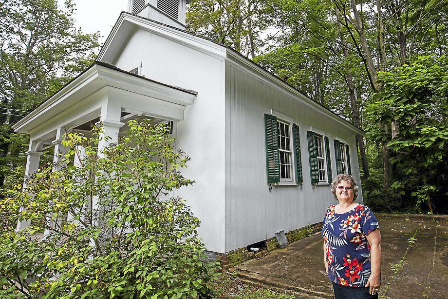 Southbury Historian Documents Ct Schoolhouses In Book With