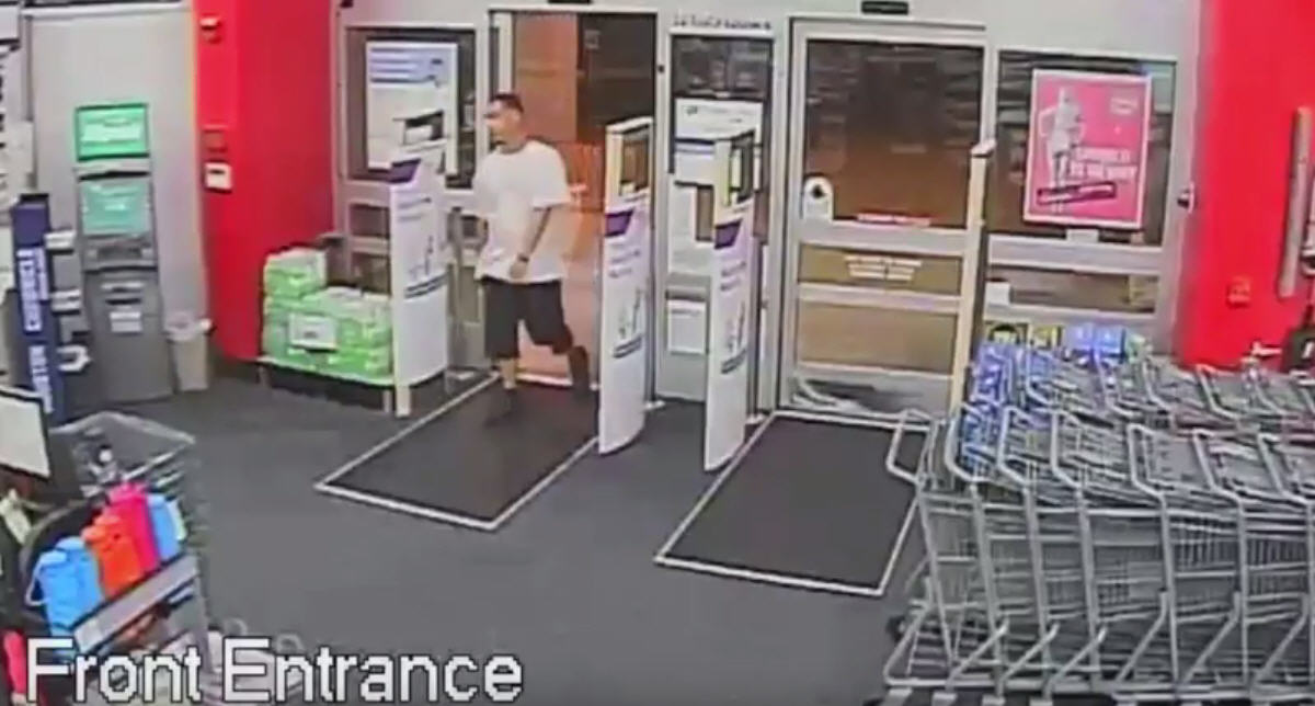 Police Release Footage Of Robbery And Attempted Kidnapping Of Woman In