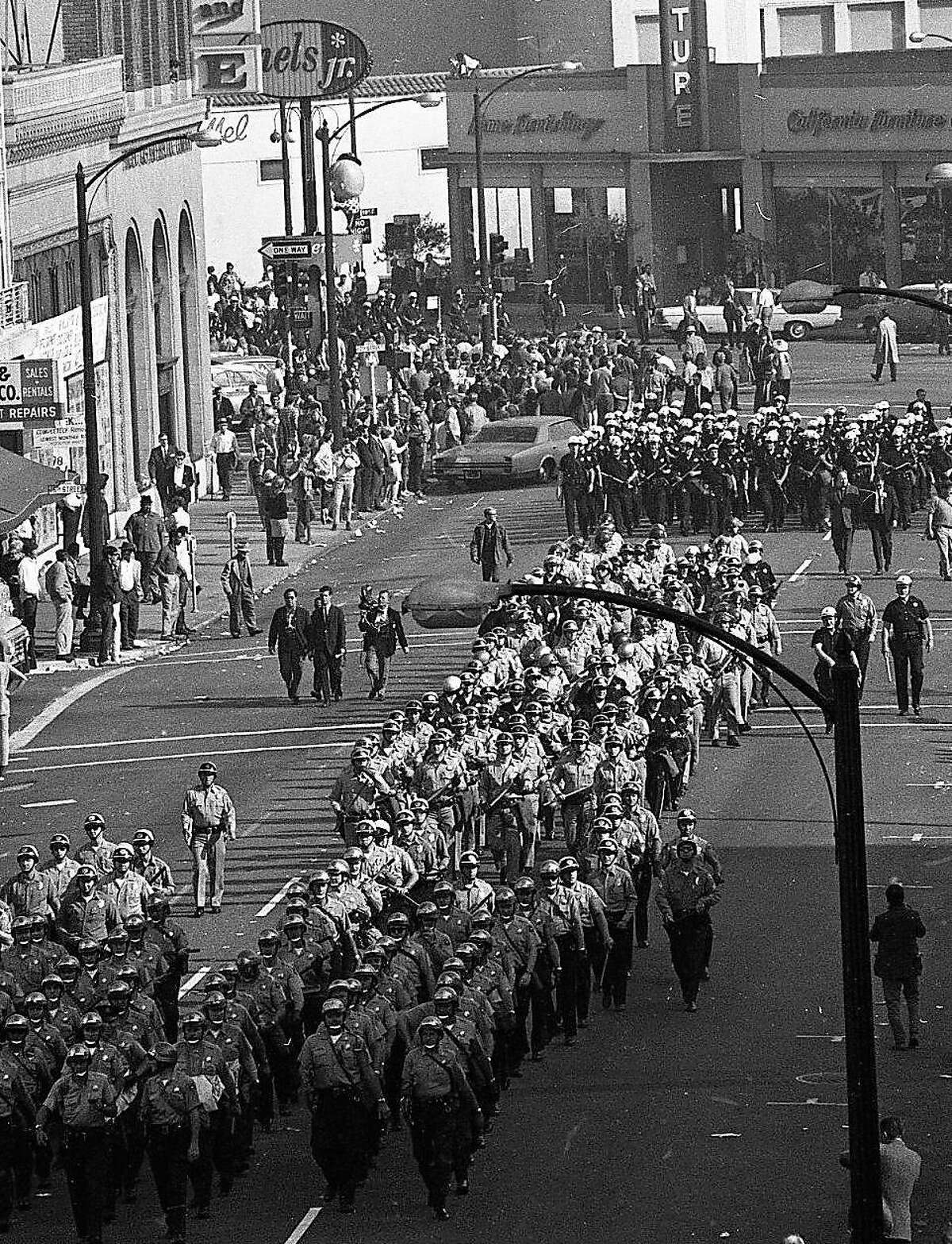 1967 Vietnam War Protest Photos Show Savagery By Police In Oakland