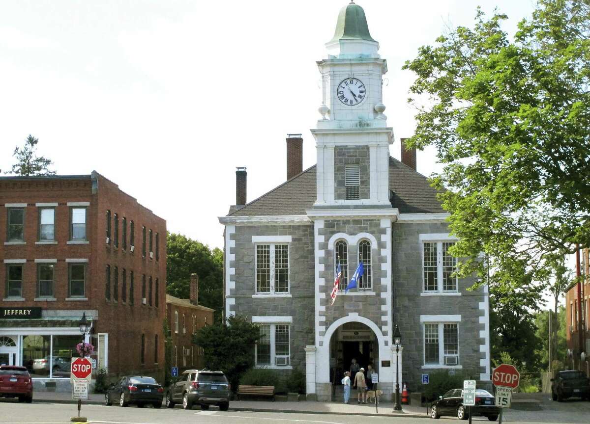PHOTOS Litchfield Historic Courthouse
