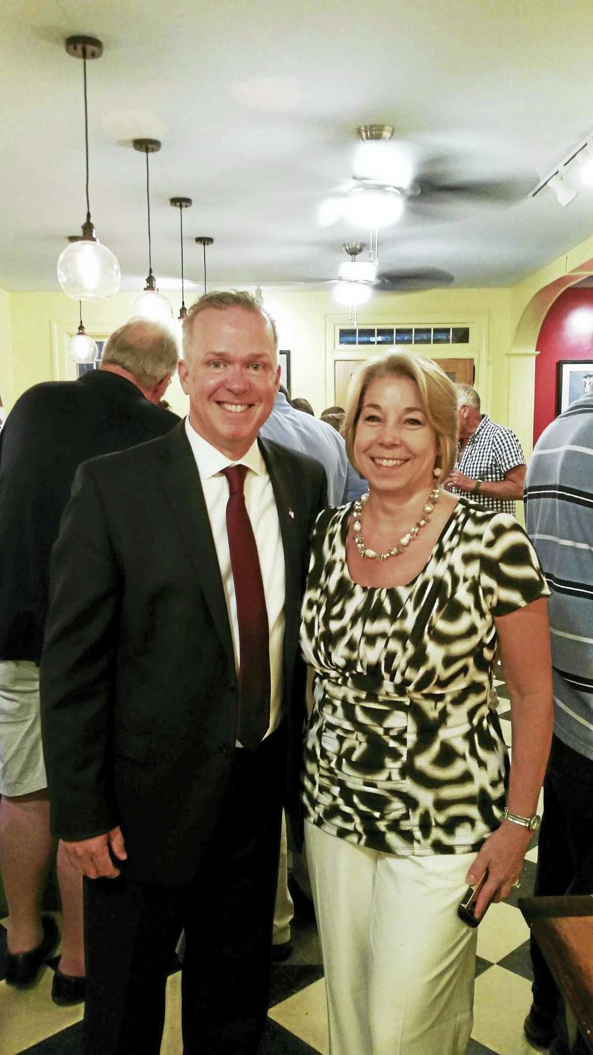 New Hartford Democrats, Republicans, put forward candidates to run