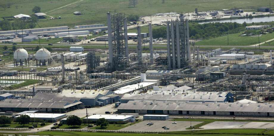 Black smoke, flames shoot up from Texas chemical plant - The Middletown ...