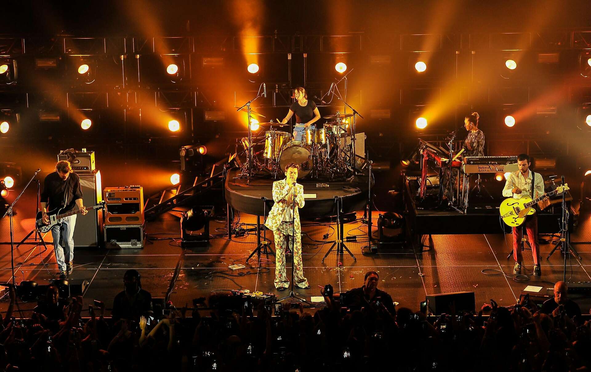 New solo direction suits Harry Styles well in SF tour opener