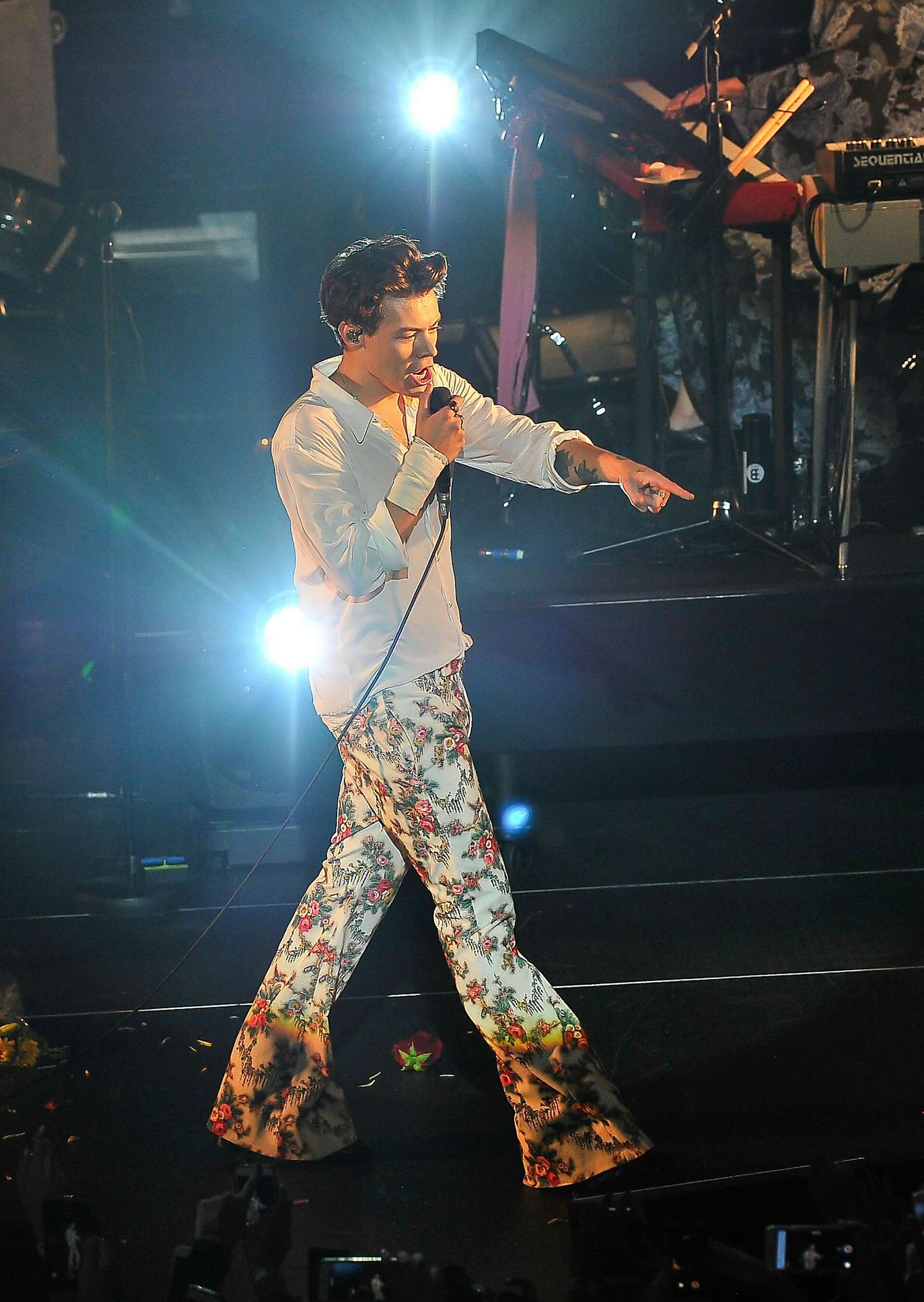 New solo direction suits Harry Styles well in SF tour opener