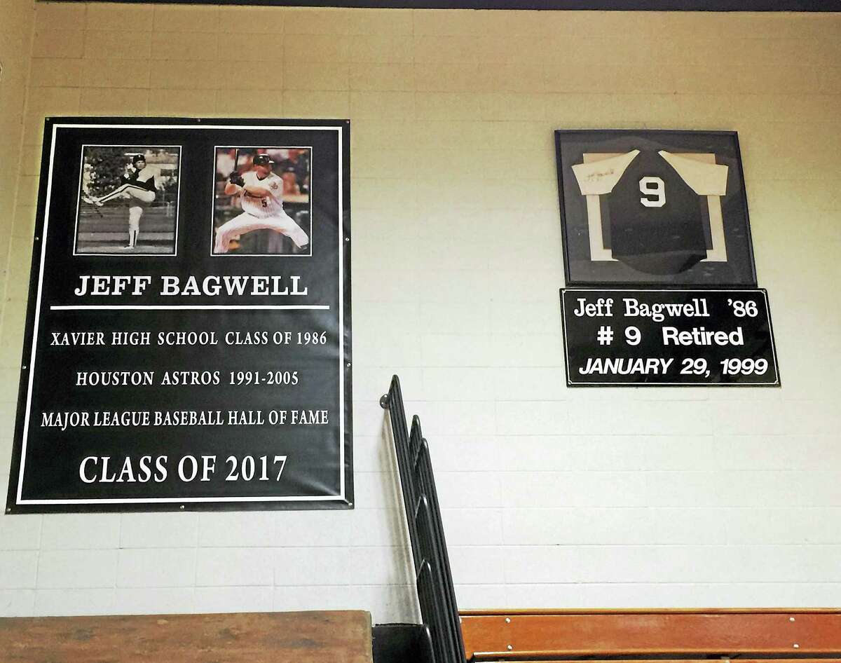 Former Hartford Star Jeff Bagwell's Number 5 Retired by Houston Astros -  America East Conference