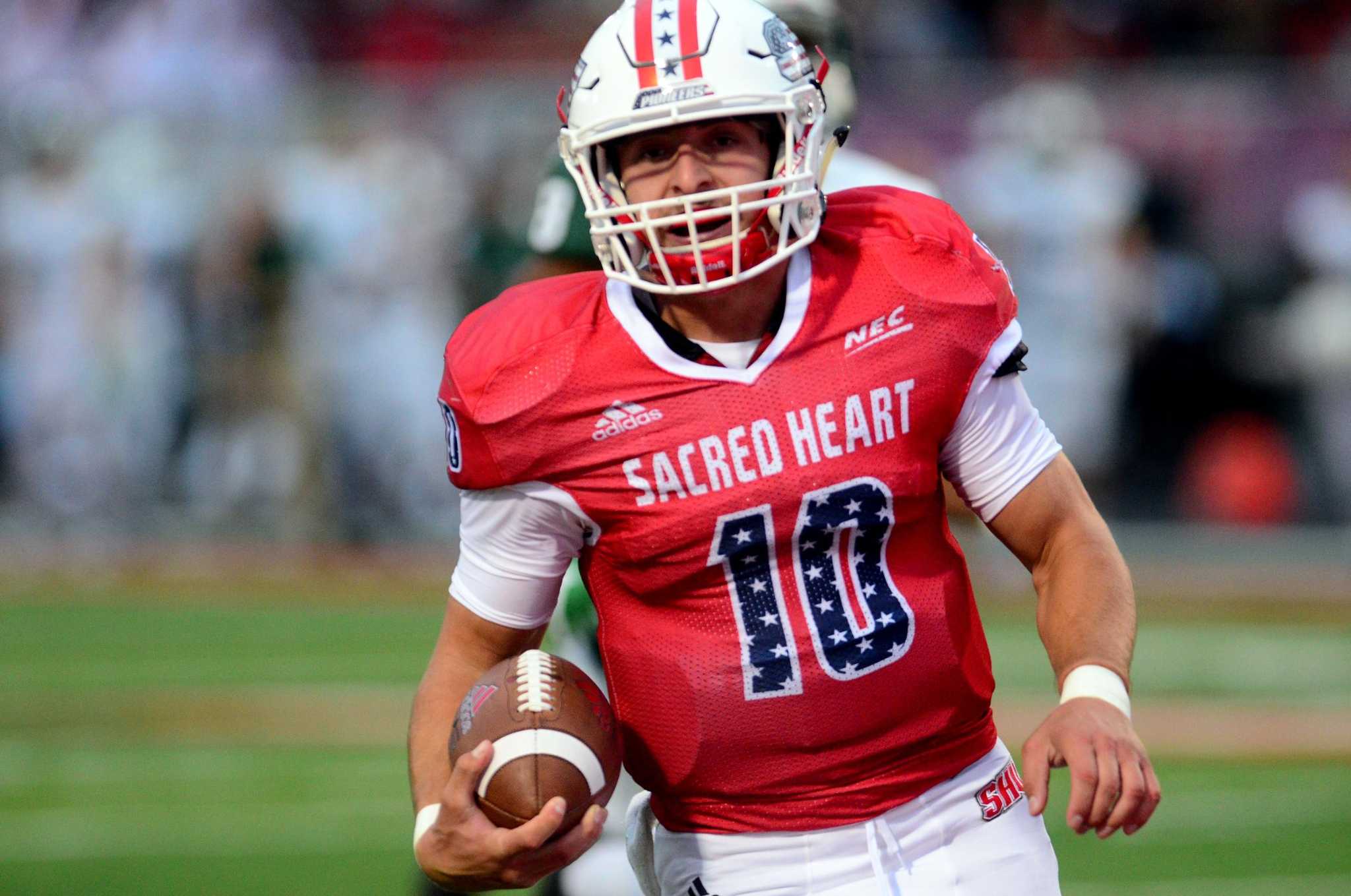 2018 College Football Team Preview Sacred Heart Pioneers The College 