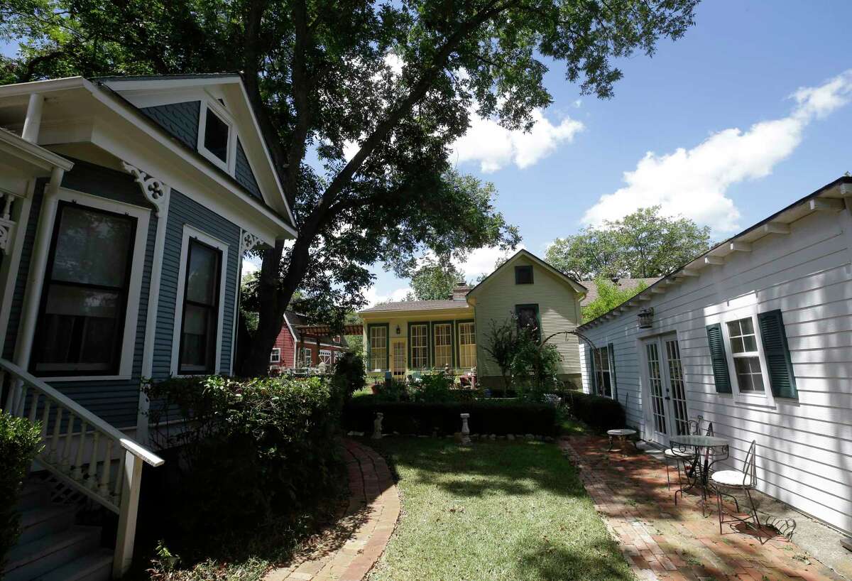 A Round Top antiques show original