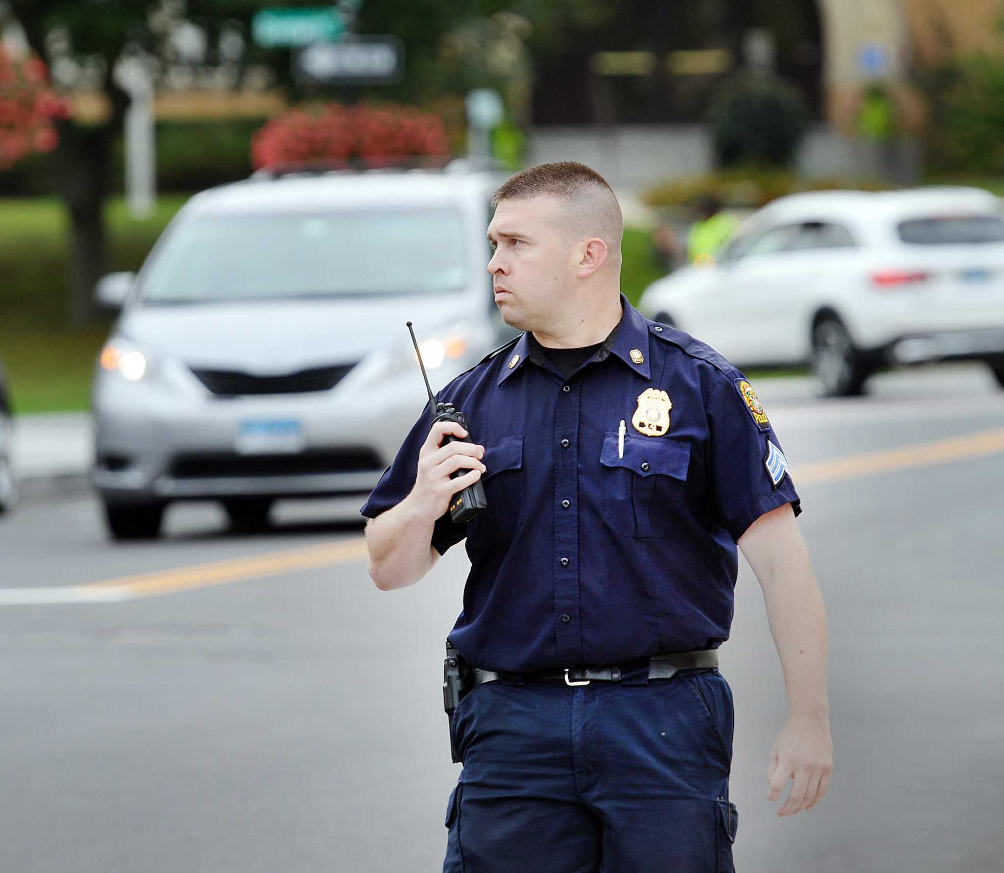 Greenwich police grapple with, arrest suspects in Saks attempted robbery