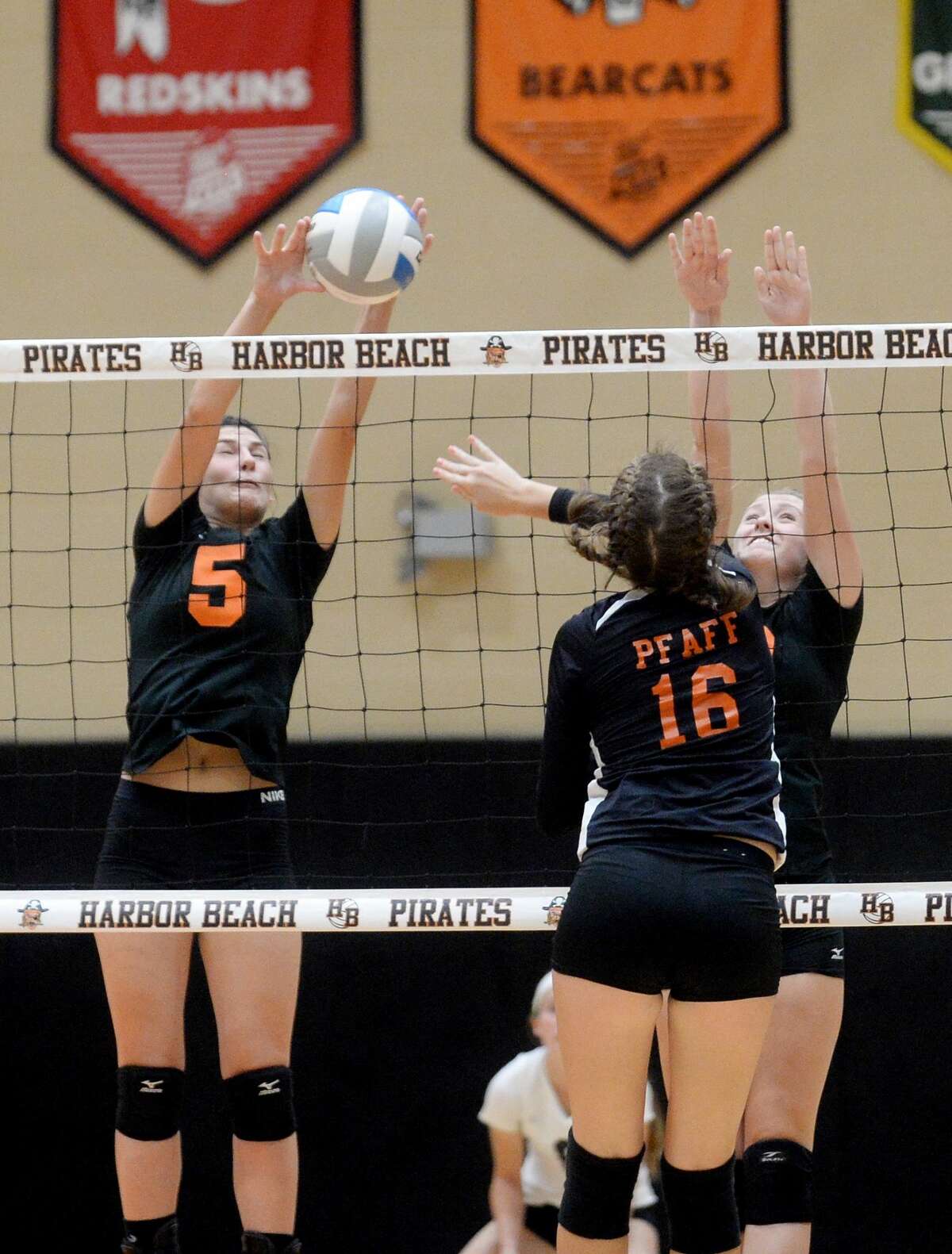 Area Volleyball: Ubly rallies to beat Harbor Beach in five