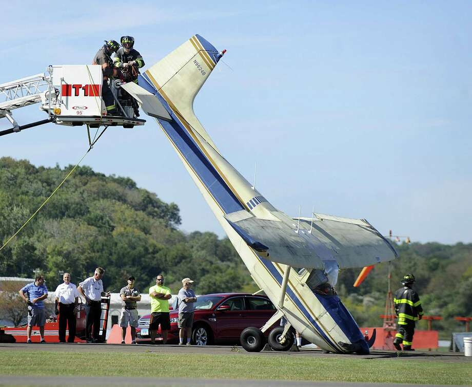 Plane makes rough landing at Danbury Airport NewsTimes