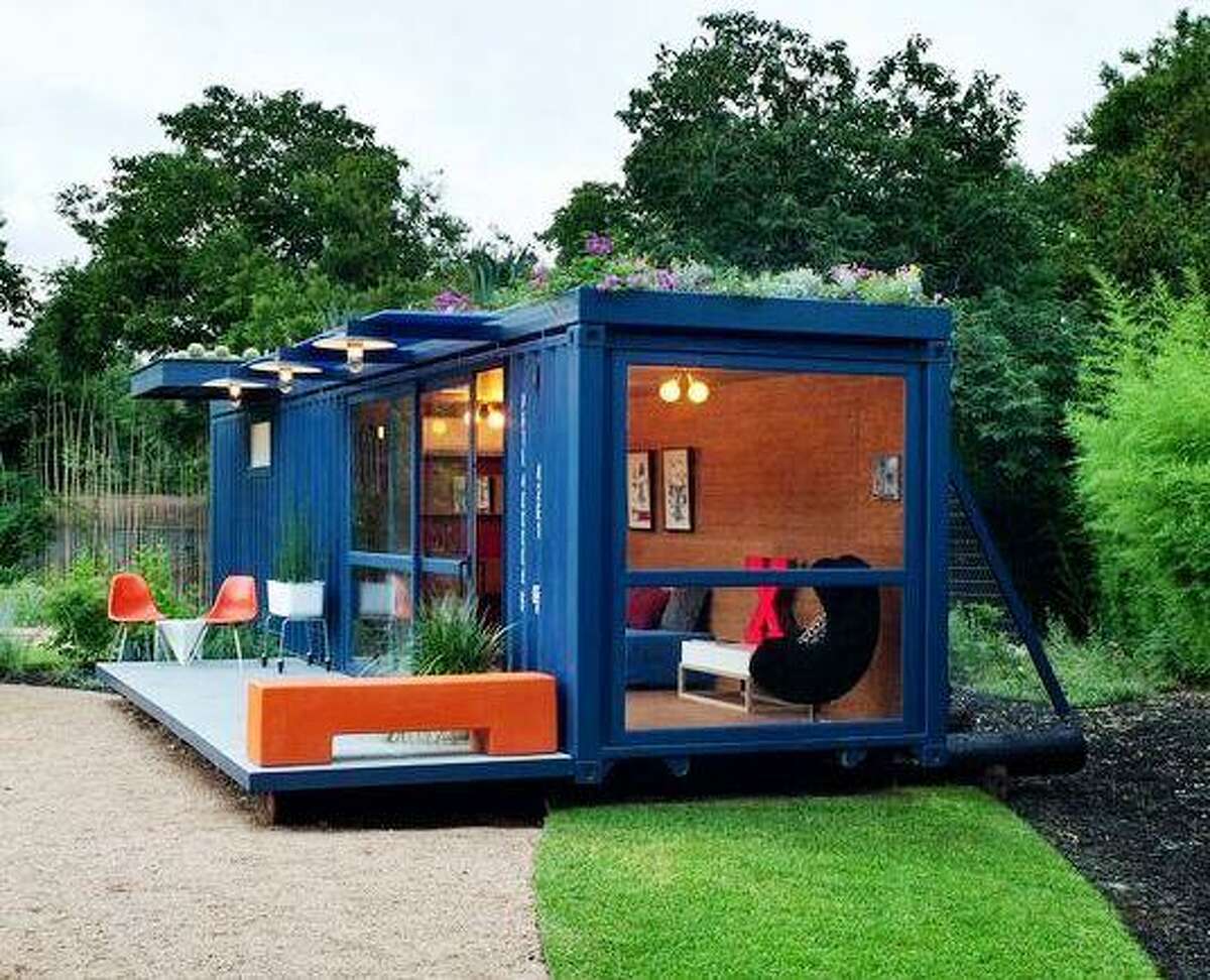 2010 Homes Tour: A Southtown guesthouse in a shipping container designed by Jim Poteet, AIA, Poteet Architects.