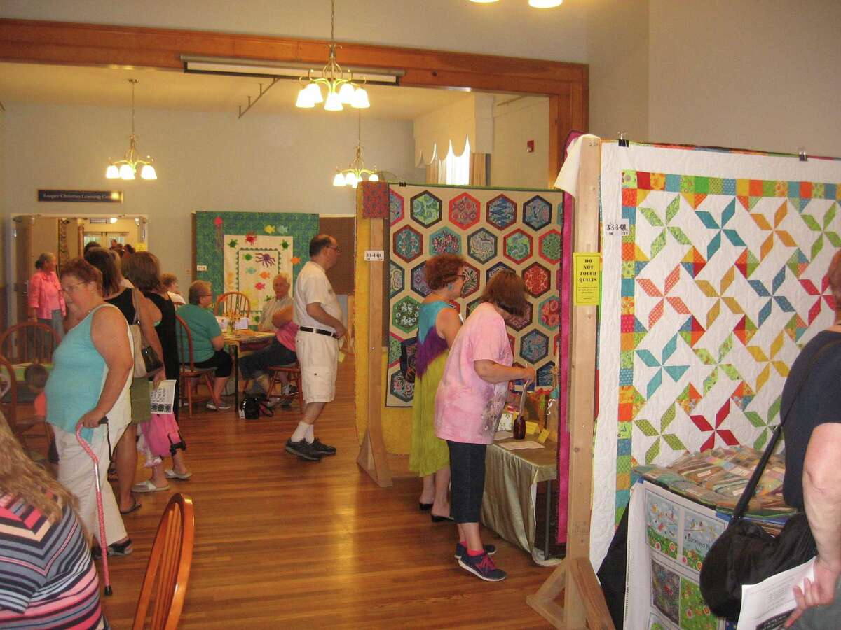 PHOTOS Quilt Show at the First Congregational Church of Torrington