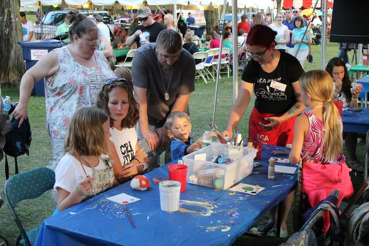 Crowds enjoy great weather for Village Fair Days in New Milford