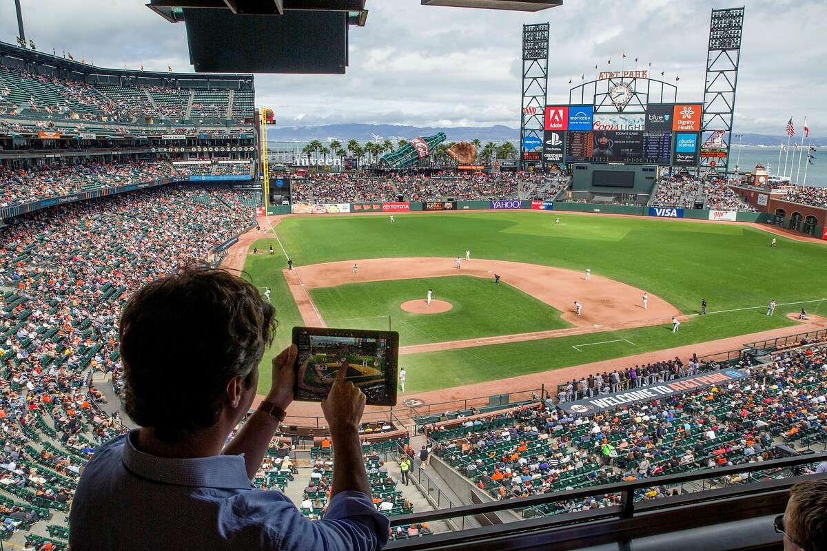 S.F. Giants add more Wi-Fi, 'virtual reality experience' to AT&T Park for  2016 season