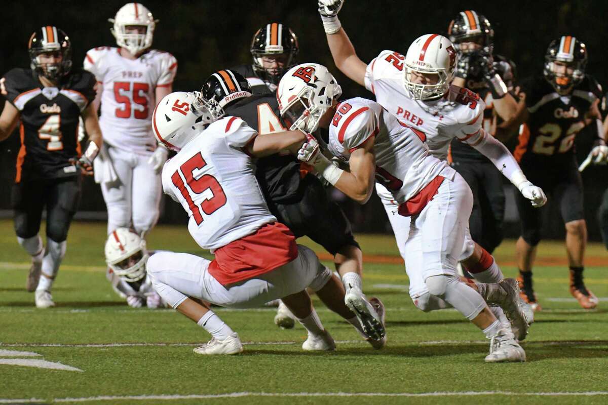 Shelton football edges Fairfield Prep