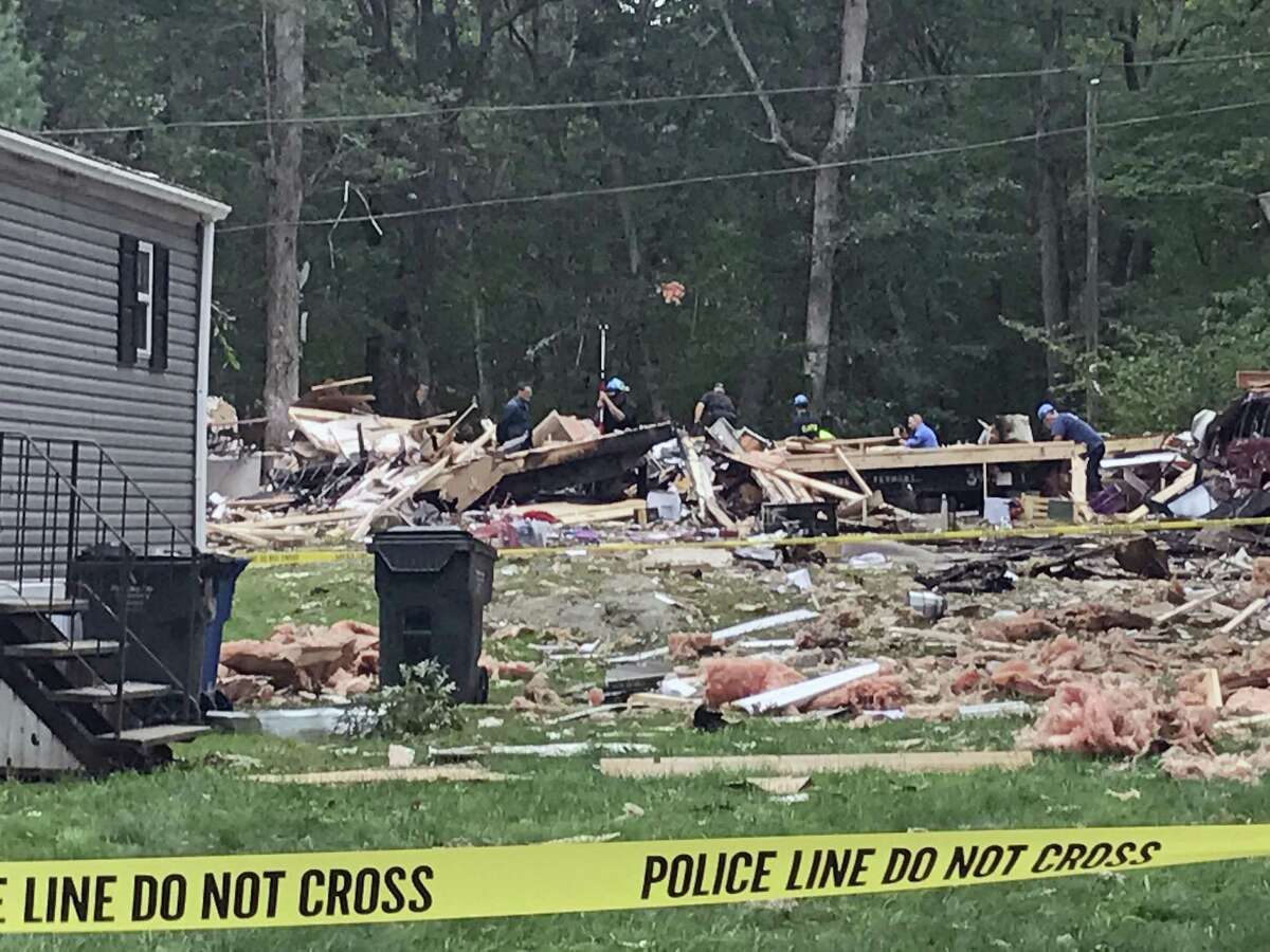 Husband, wife died from injuries days after Clinton mobile home explosion