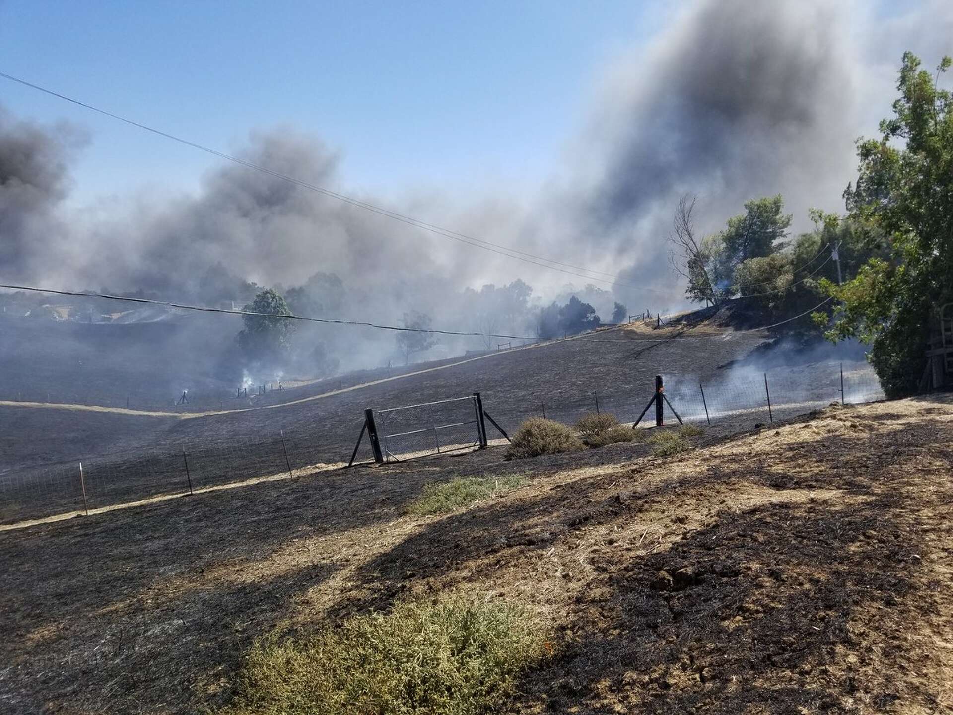 Solano County fire sends smoke into air over Vacaville