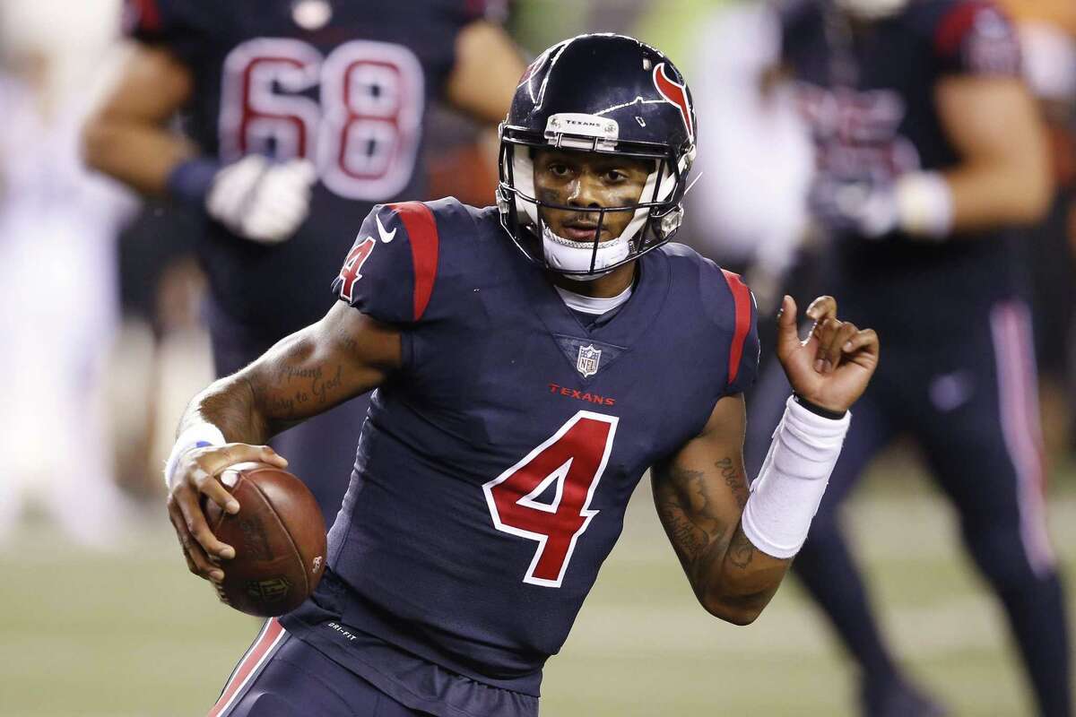 Houston Texans quarterback Deshaun Watson (4) runs the ball during