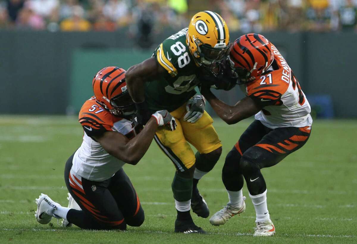 GREEN BAY, WI - SEPTEMBER 24: Ty Montgomery #88 of the Green Bay Packers carries the ball during the fourth quarter against the Cincinnati Bengals at Lambeau Field on September 24, 2017 in Green Bay, Wisconsin. (Photo by Dylan Buell/Getty Images)