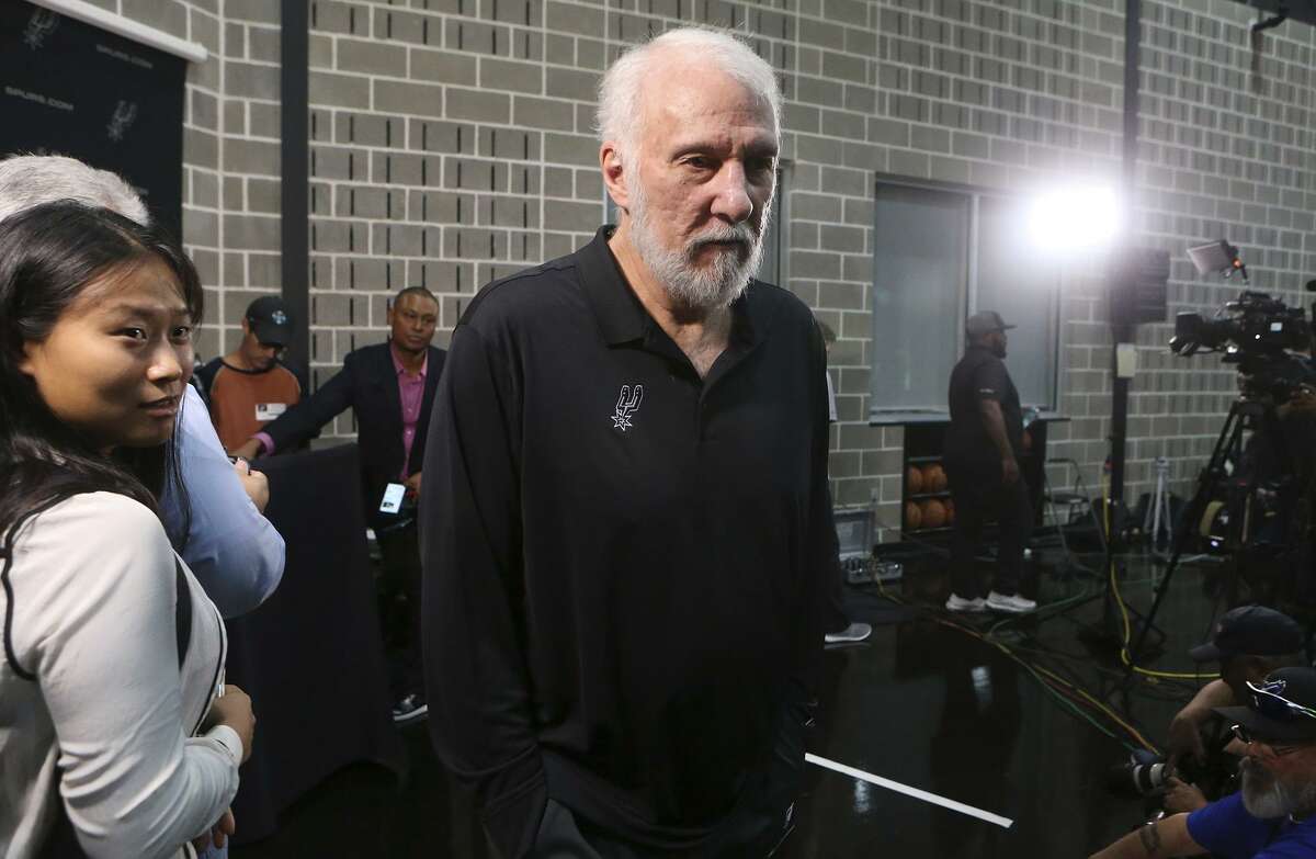 San Antonio Spurs coach Gregg Popovich gets ready for his portrait after a press conference during Spurs media day Monday September 25, 2017.