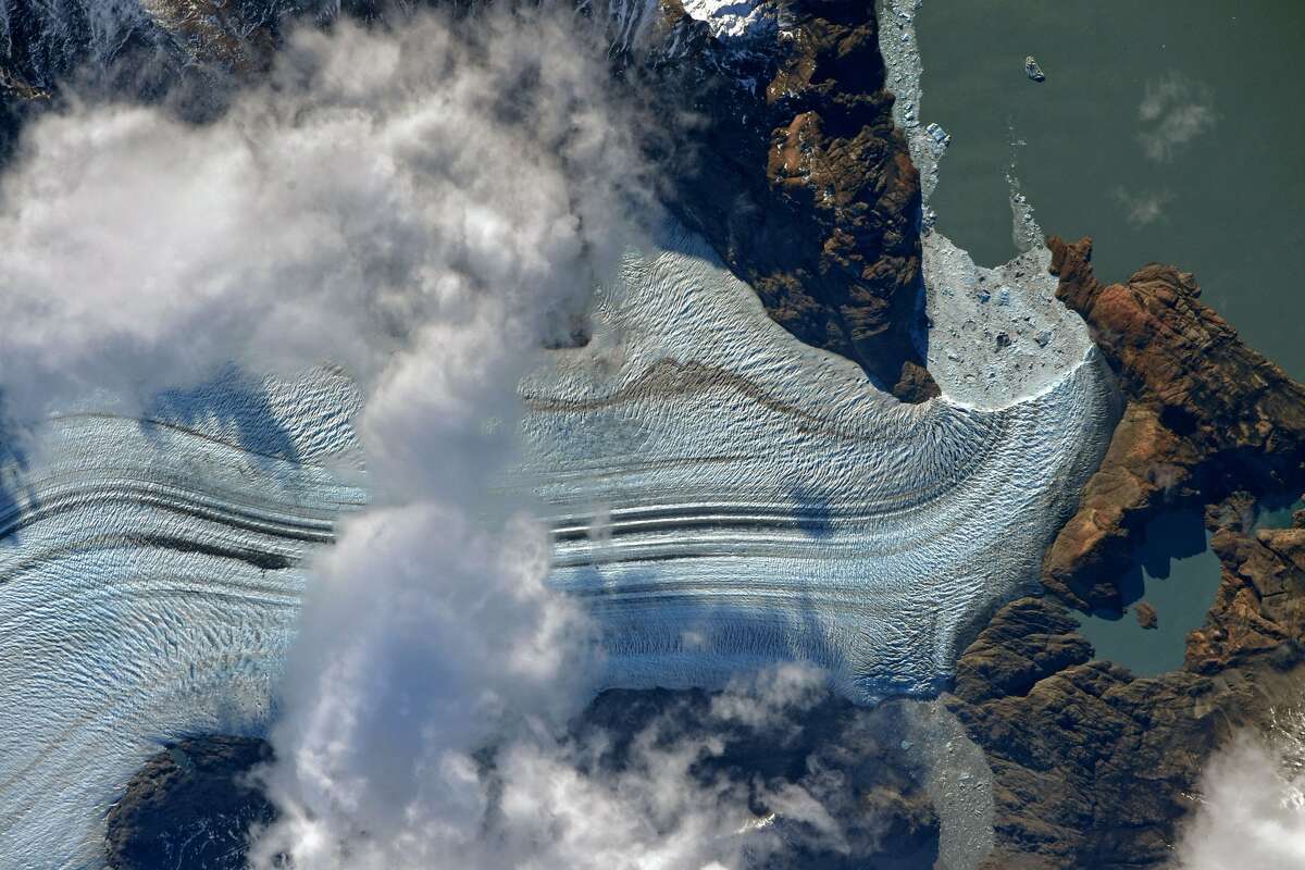 Original caption: The glaciers of #Patagonia are impressive in size. The largest #Viedma is 978 square kilometers