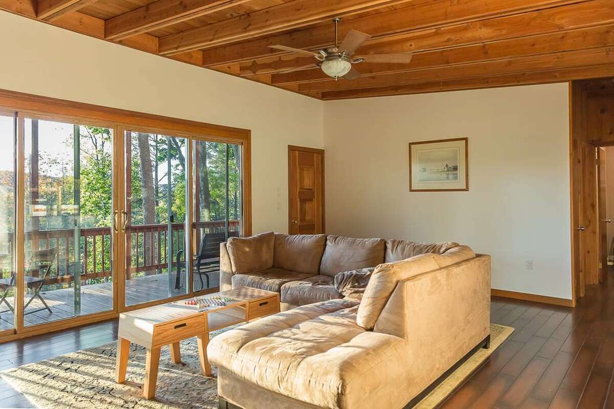 The best Airbnbs for vacationers seeking fall foliage