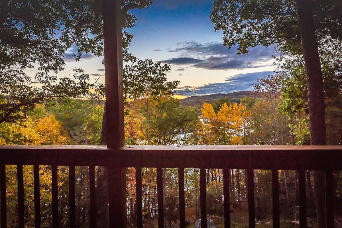 The best Airbnbs for vacationers seeking fall foliage