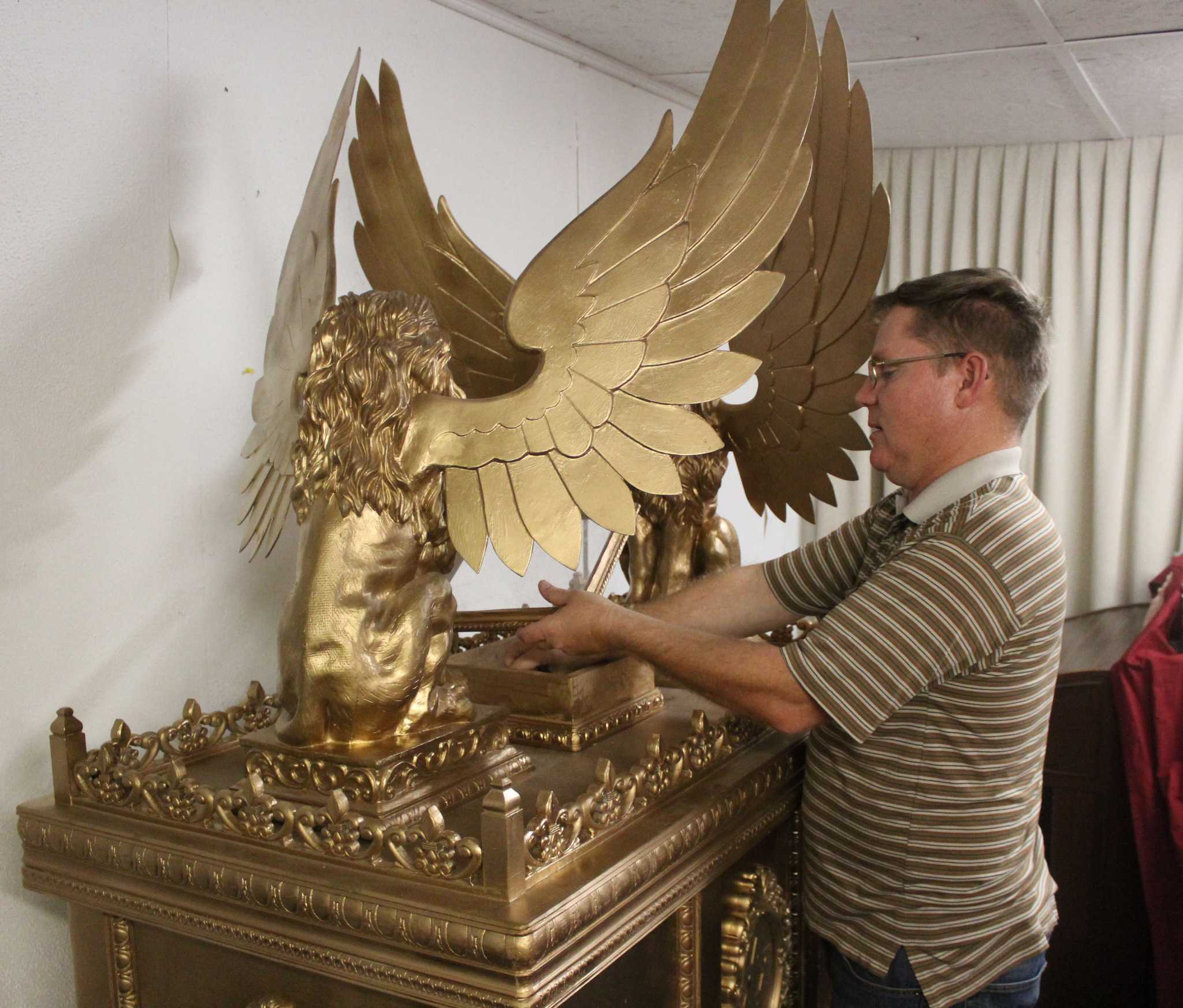 Cleveland church creates replica of Ark of the Covenant - Houston Chronicle2048 x 1745