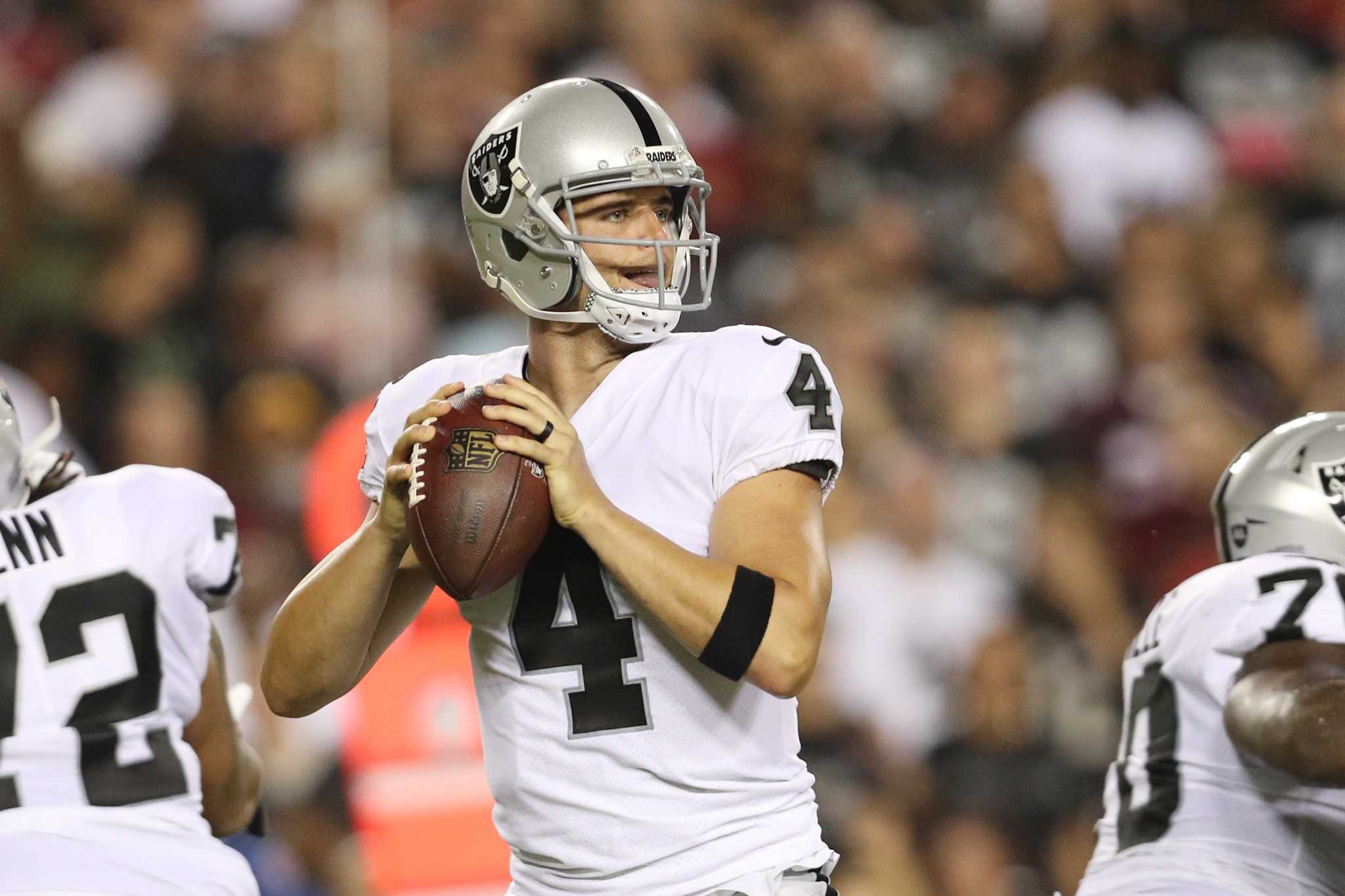 Derek Carr returns to practice for Raiders after back injury.