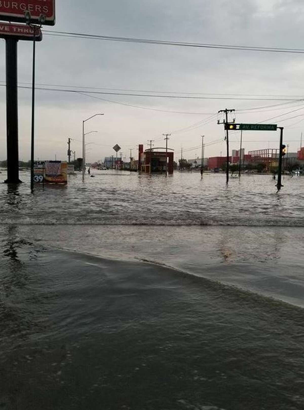 Heavy rainfall floods streets, homes in Los Dos Laredos