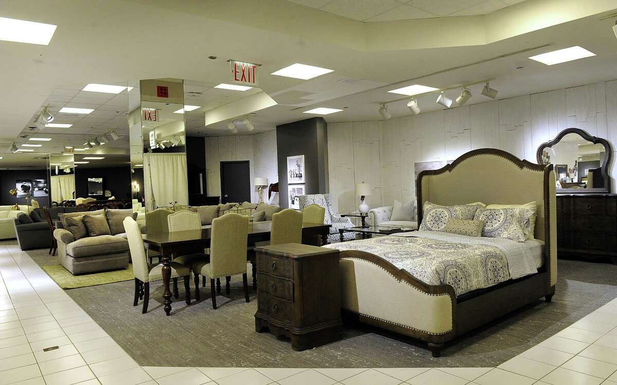 Danbury Fair mall anchors hold on while others close doors