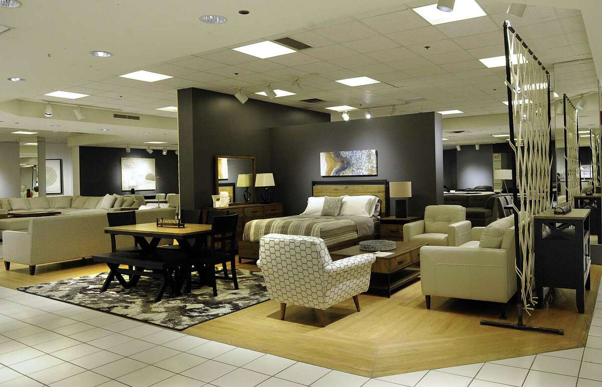 Danbury Fair mall anchors hold on while others close doors