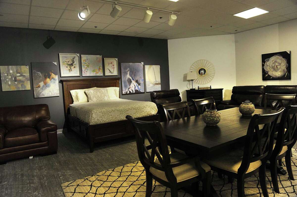 Danbury Fair mall anchors hold on while others close doors