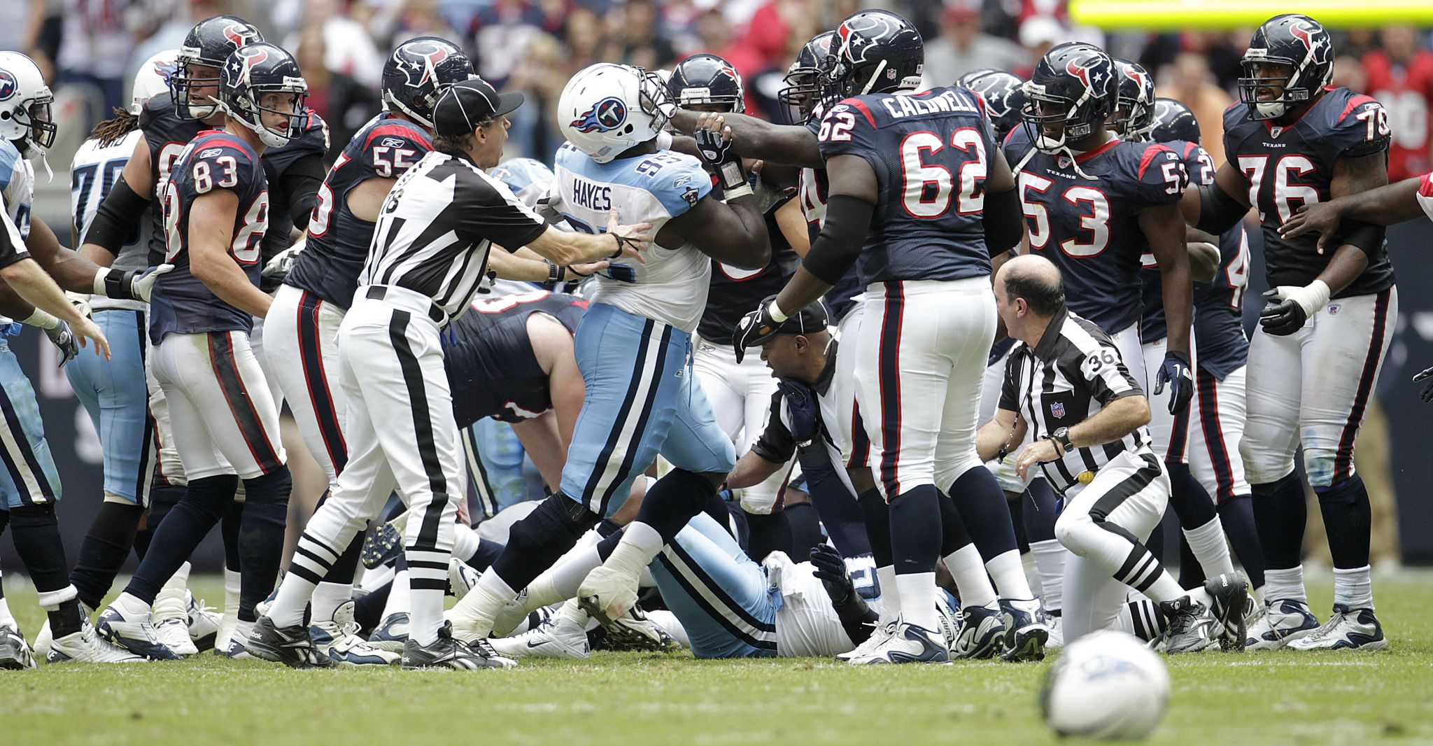 Andre Johnson Fights Cortland Finnegan During Titans-Texans Game