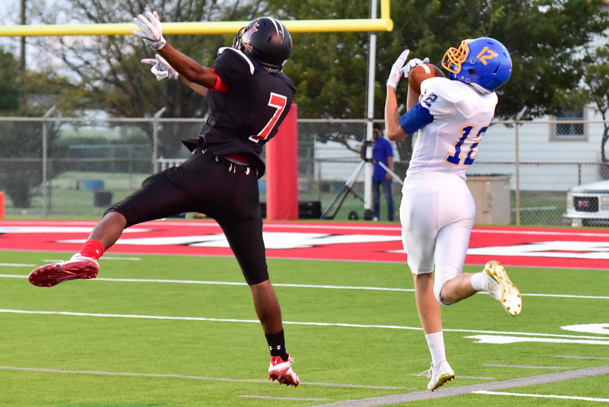 Hale Center holds off Bovina, improves to 50