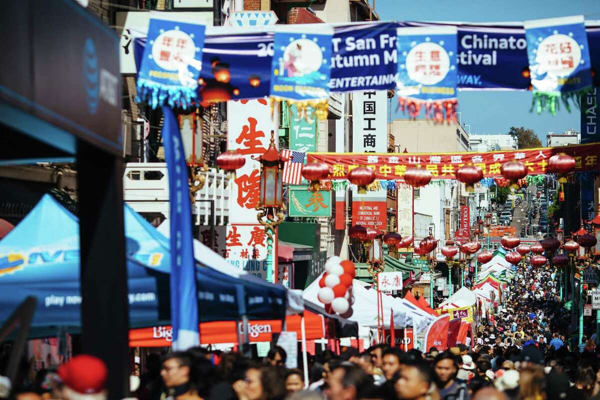 Autumn Moon Festival brings crowds to Chinatown’s Grant Avenue in SF